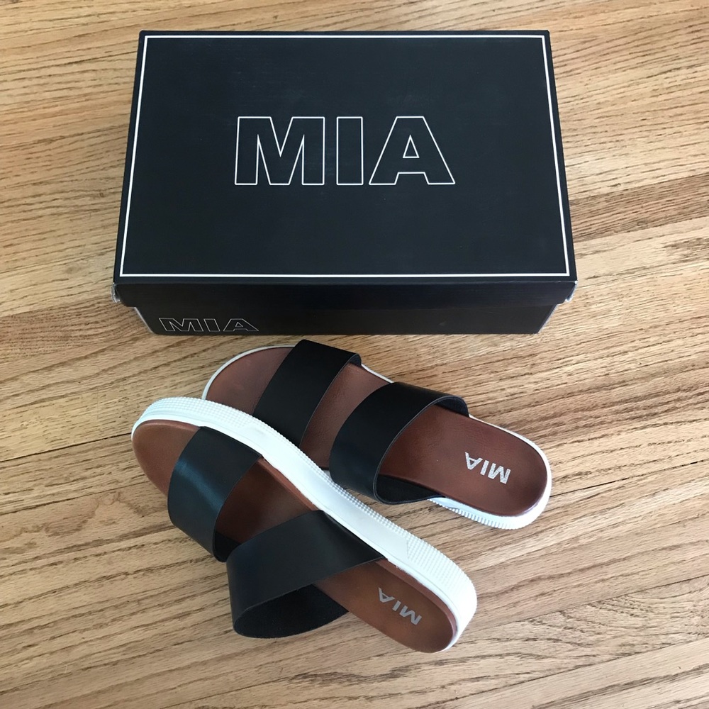 MIA Black Platform Slides
